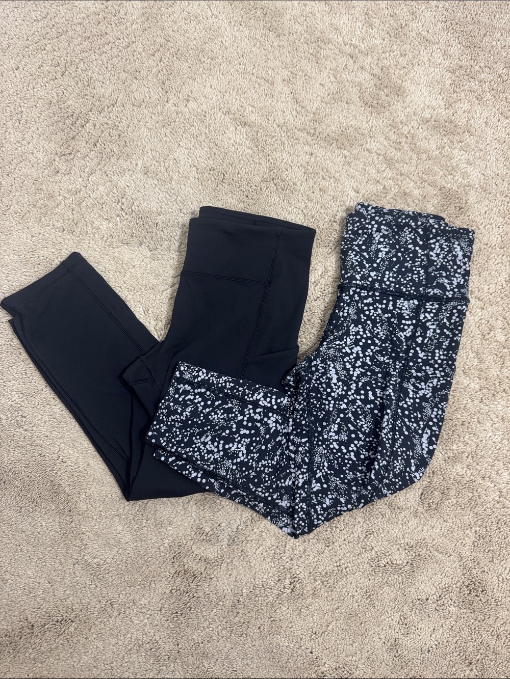 Lululemon Lot of Size 6 Speed Up Fast and Free 7/8 Leggings 2 Pairs!!!